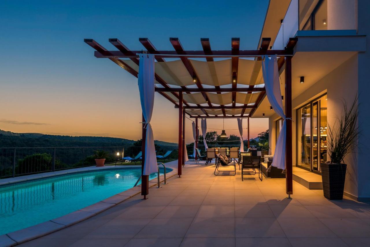 Villa Lucatoni - Heated Pool Šibenik Exterior foto